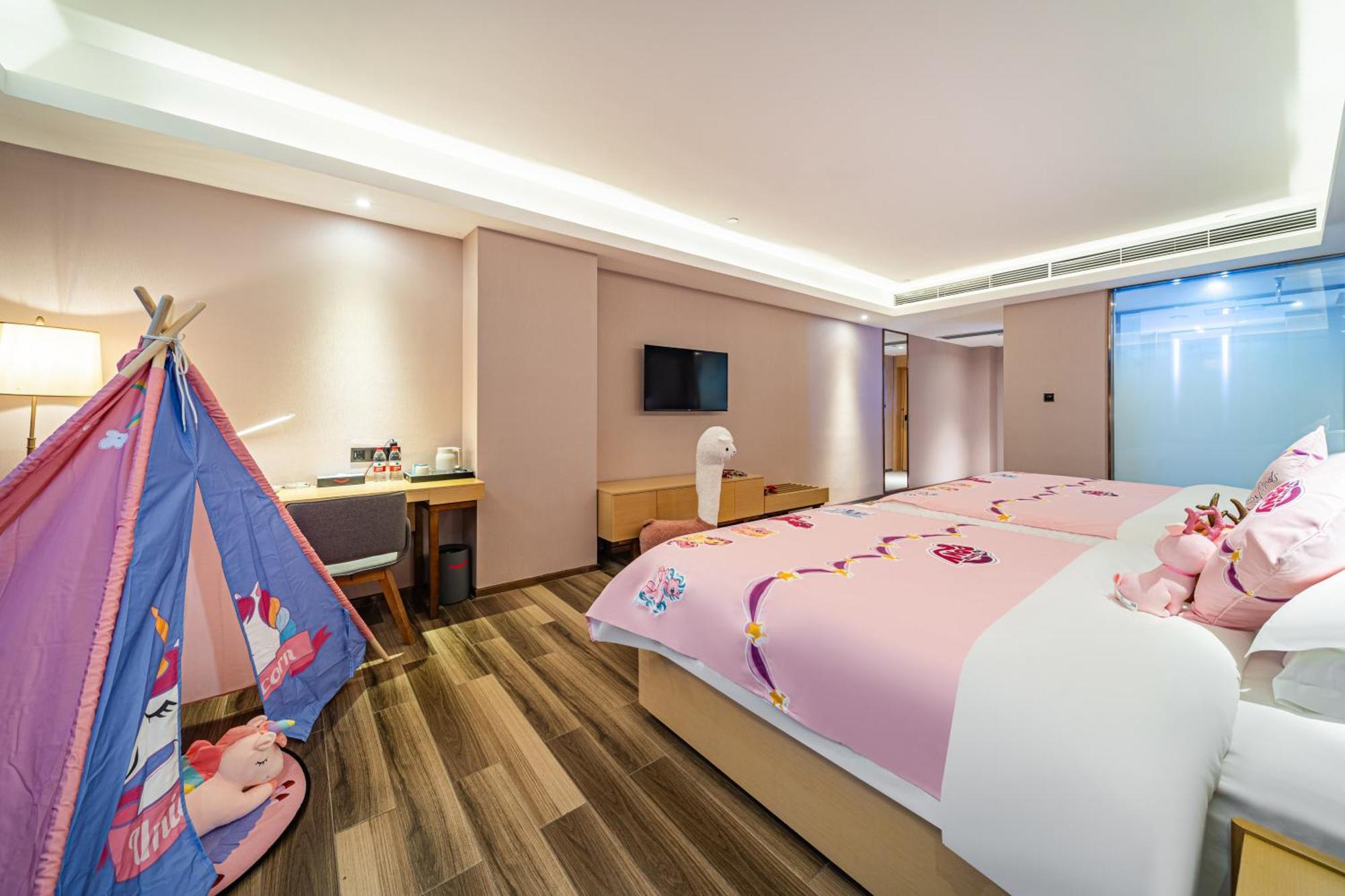 Echarm International Hotel Guangzhou Baiyun International Airport Huadu Plaza Branch - Free Deliver Service To Guangzhou Baiyun International Airport & Free Deliver Service To Canton Fair Complex During Canton Fair Period מראה חיצוני תמונה